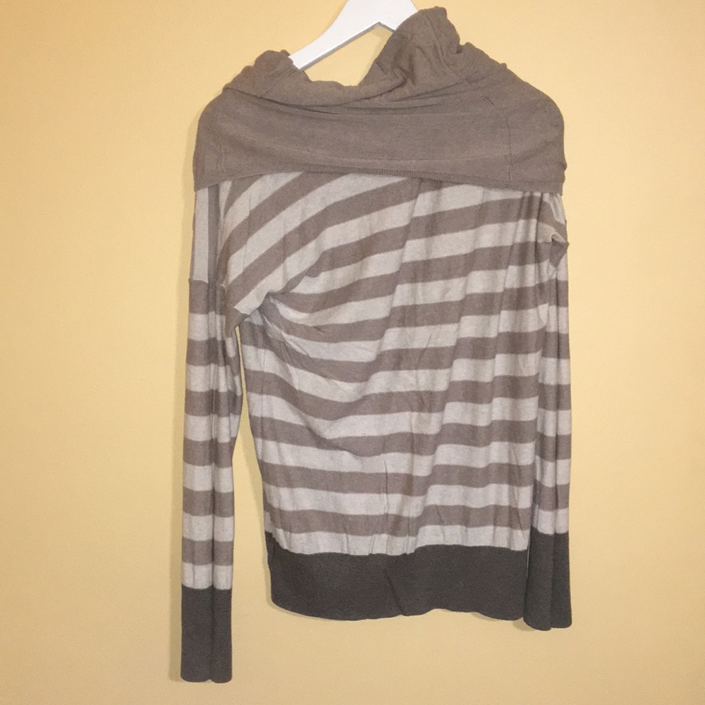 Sweater - Picture 2 of 4